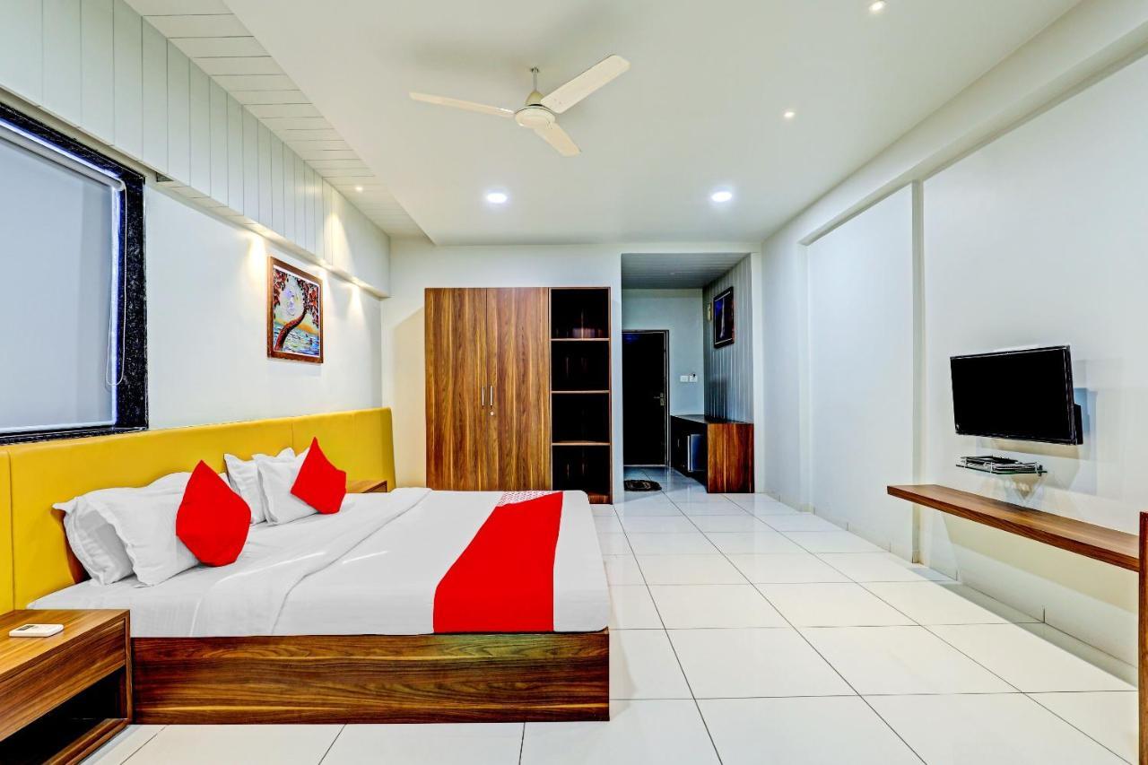Oyo 70752 Viram House Hotel Gorwa ภายนอก รูปภาพ