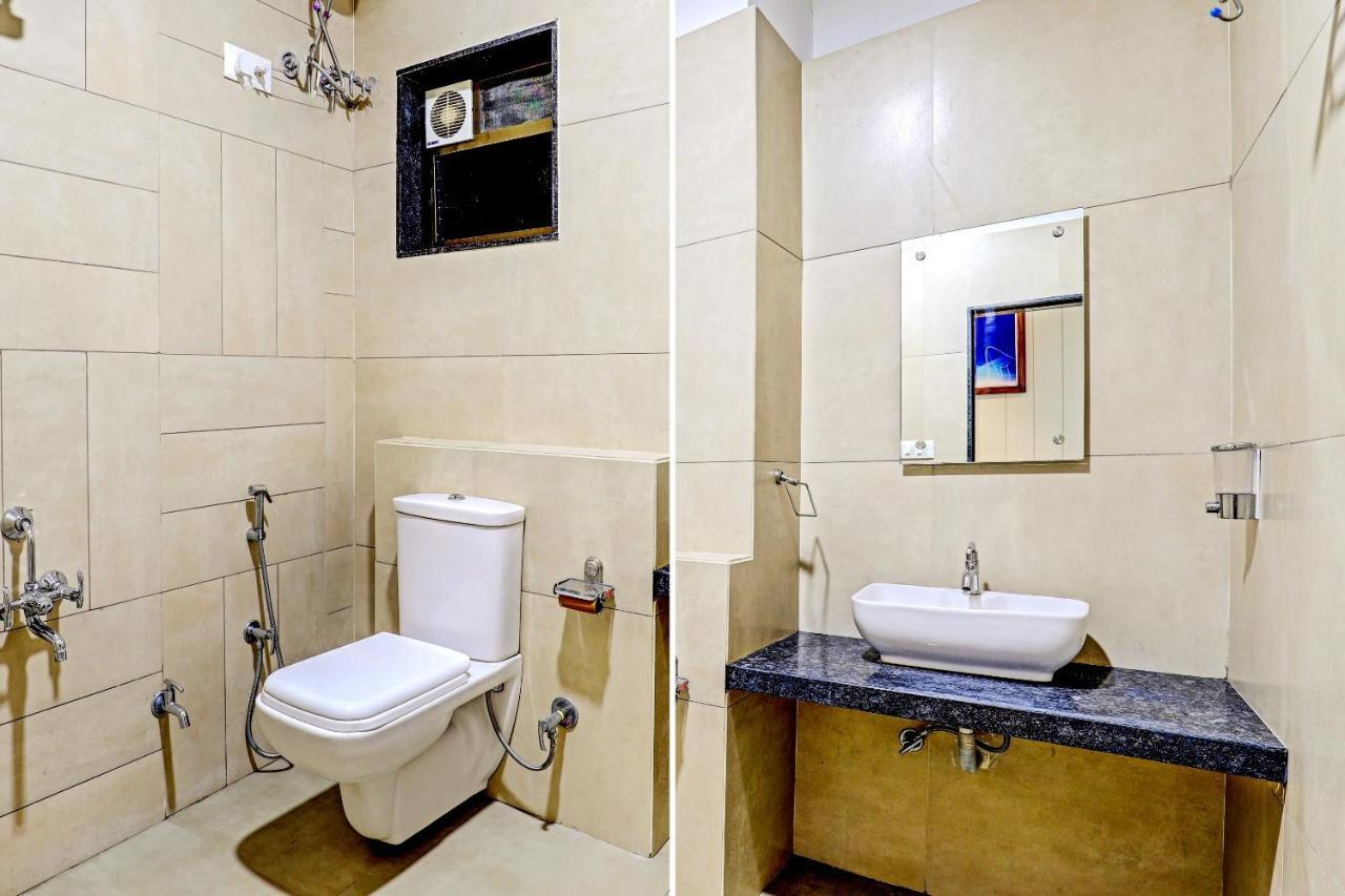 Oyo 70752 Viram House Hotel Gorwa ภายนอก รูปภาพ