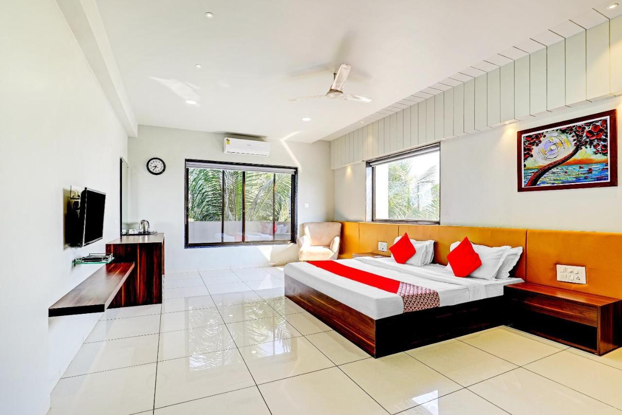 Oyo 70752 Viram House Hotel Gorwa ภายนอก รูปภาพ