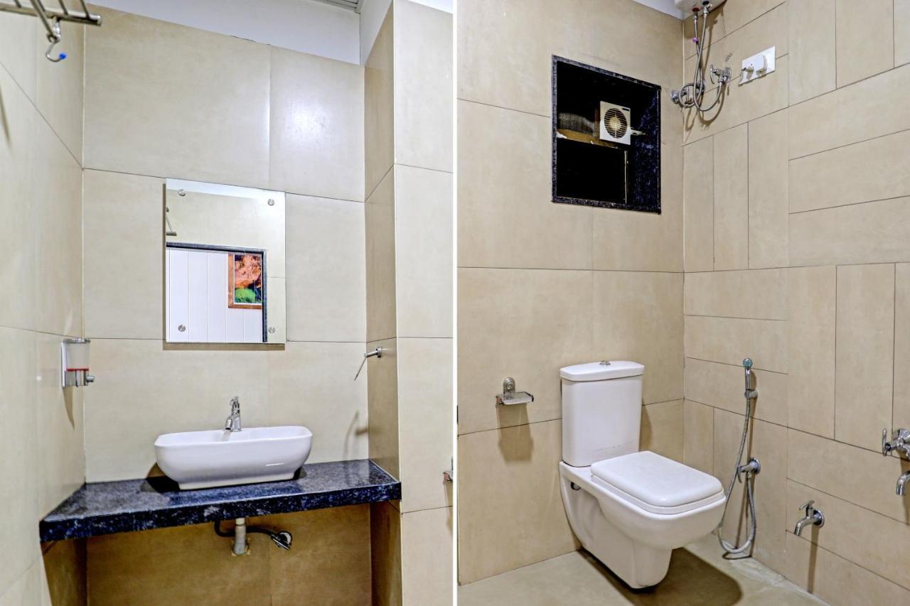 Oyo 70752 Viram House Hotel Gorwa ภายนอก รูปภาพ